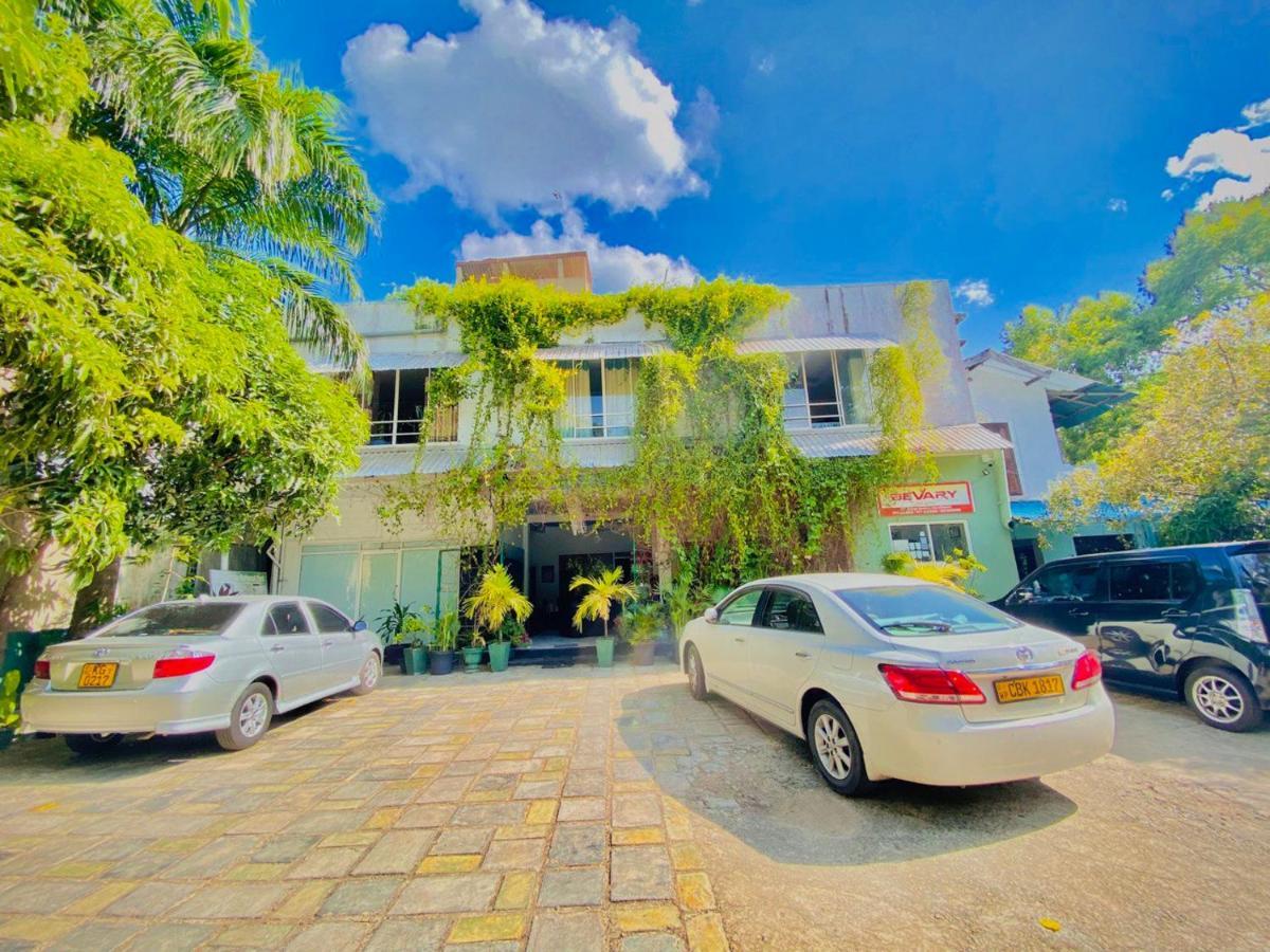 אנוראדפורה Bevary City Hotel מראה חיצוני תמונה