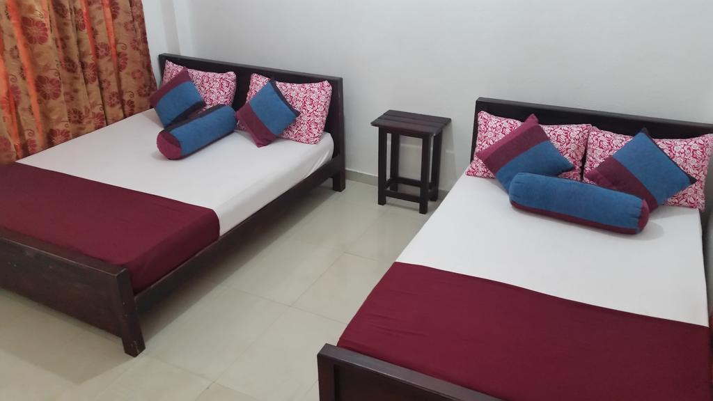 אנוראדפורה Bevary City Hotel מראה חיצוני תמונה