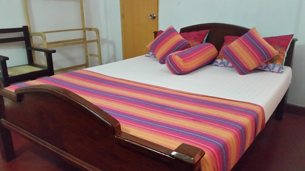 אנוראדפורה Bevary City Hotel מראה חיצוני תמונה