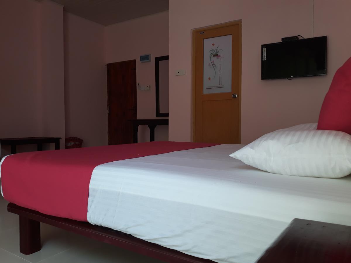 אנוראדפורה Bevary City Hotel מראה חיצוני תמונה