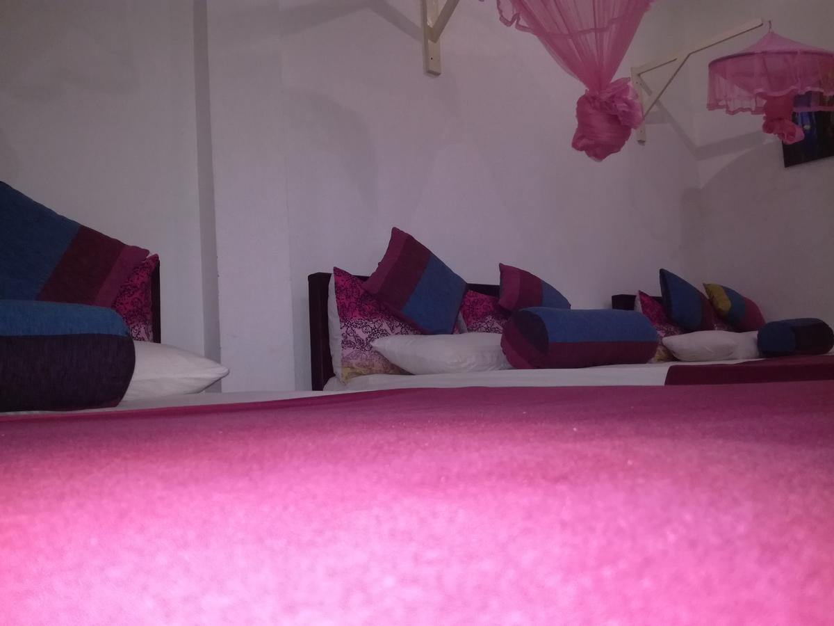אנוראדפורה Bevary City Hotel מראה חיצוני תמונה