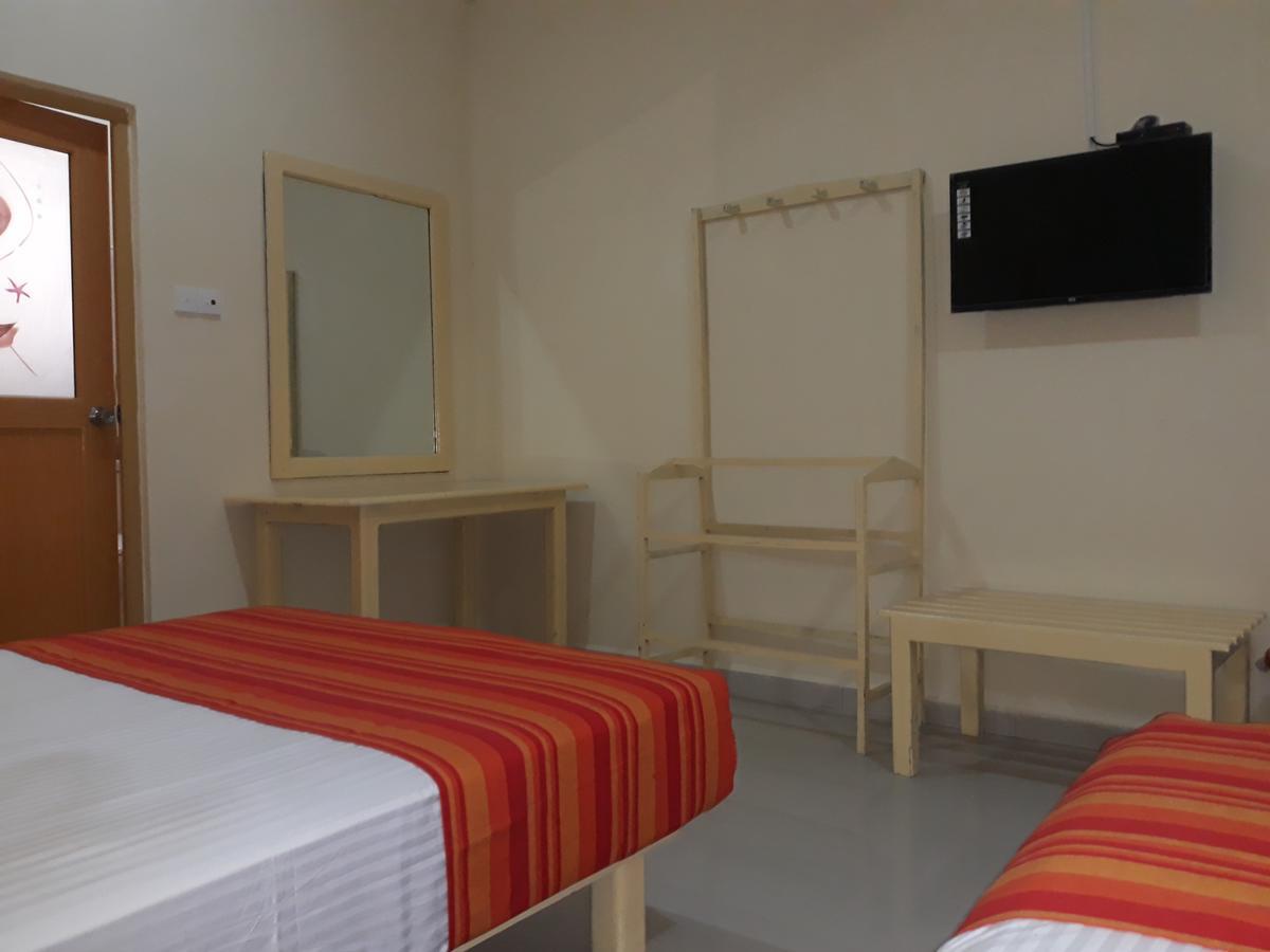 אנוראדפורה Bevary City Hotel מראה חיצוני תמונה